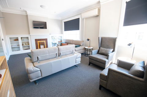 Horse And Jockey Hotel Homebush - Accommodation Redcliffe 14
