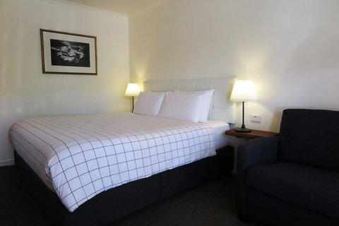 Summerhill Motor Inn - Accommodation Redcliffe 1