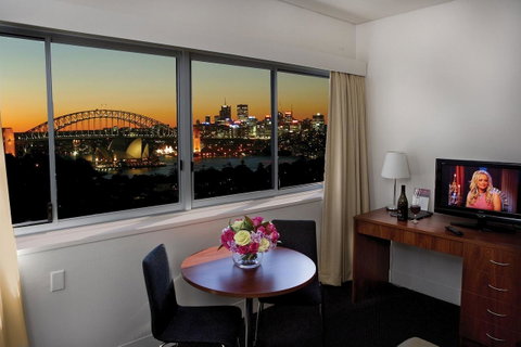 Macleay Hotel - Accommodation Redcliffe 0