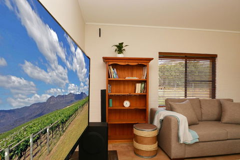 JE Guesthouse, Central To All The Hunter Valley Has To Offer - Accommodation Redcliffe 5