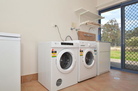 JE Guesthouse, Central To All The Hunter Valley Has To Offer - Accommodation Redcliffe 38