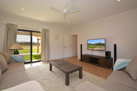 JE Guesthouse, Central To All The Hunter Valley Has To Offer - Accommodation Redcliffe 4