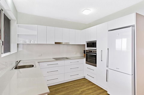 Victoria Parade, Kiah, Unit 10, 53 - Accommodation Redcliffe 4