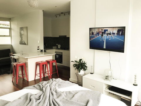 Woollahra Gem, Spectacular Views And Garden Paradise - Accommodation Redcliffe 10