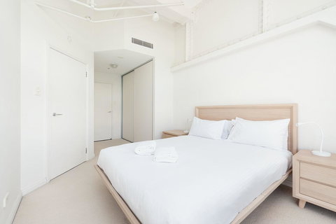 Waterfront Apartment On Sydney Harbour - Accommodation Redcliffe 10