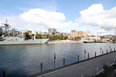 Waterfront Apartment On Sydney Harbour - Accommodation Redcliffe 12