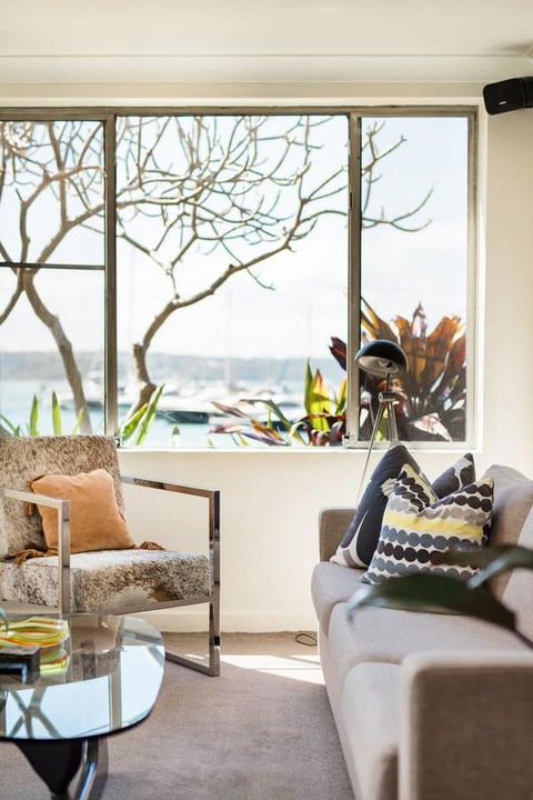 Waterfront Apartment Brimming With Inspirational Artwork - Accommodation Redcliffe 17