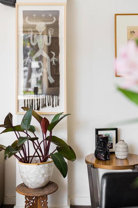 Waterfront Apartment Brimming With Inspirational Artwork - Accommodation Redcliffe 13