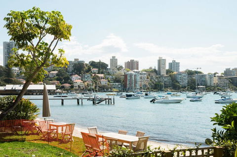 Waterfront Apartment Brimming With Inspirational Artwork - Accommodation Redcliffe 26
