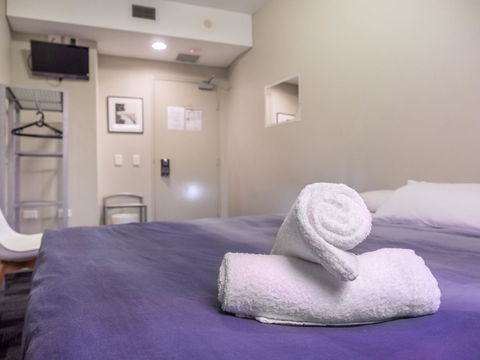 Big Backpackers Hostel - Accommodation Redcliffe 2