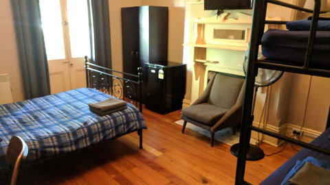 Newtown Backpackers - Accommodation Redcliffe 23