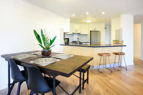 Vibrant Inner-city Living - Darling Harbour Fringe - Accommodation Redcliffe 2