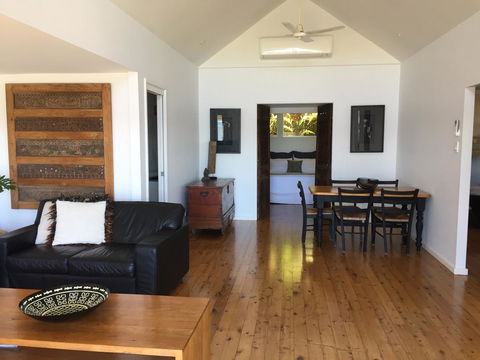 Swan Bay Hideaway - Accommodation Redcliffe 11