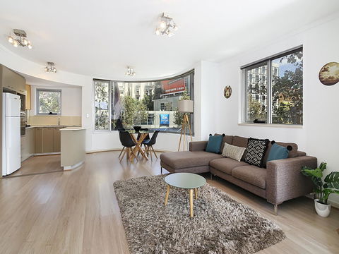 Lower Bridge And Sails - Executive 2BR Darlinghurst Apartment With Balcony And Rooftop Views - Accommodation Redcliffe 0