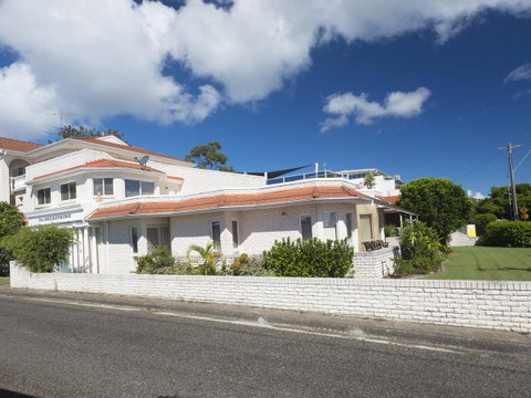 2 The Breckenridge - Accommodation Redcliffe 4