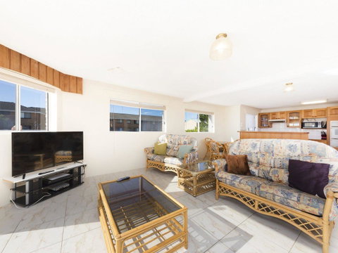 2 The Breckenridge - Accommodation Redcliffe 8