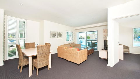 Pacific Blue, Salamander Bay - Accommodation Redcliffe 35