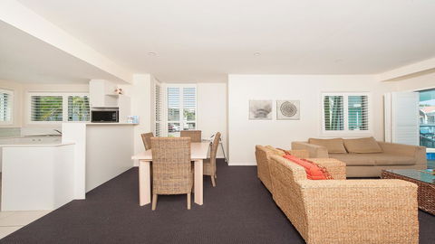 Pacific Blue, Salamander Bay - Accommodation Redcliffe 33