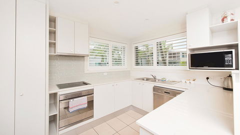Pacific Blue, Salamander Bay - Accommodation Redcliffe 37