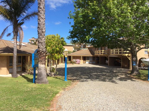 Como Lodge - Accommodation Redcliffe 1