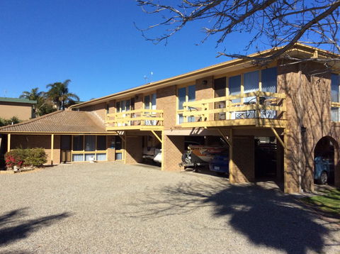 Como Lodge - Accommodation Redcliffe 9