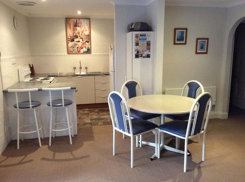 Como Lodge - Accommodation Redcliffe 11