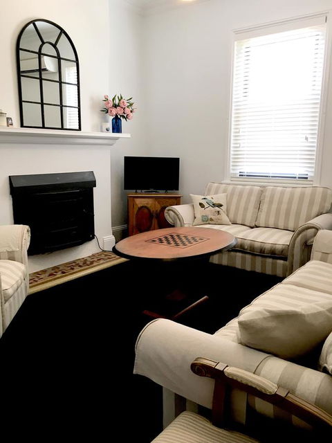 99 Hill Street Apartments - Accommodation Redcliffe 4