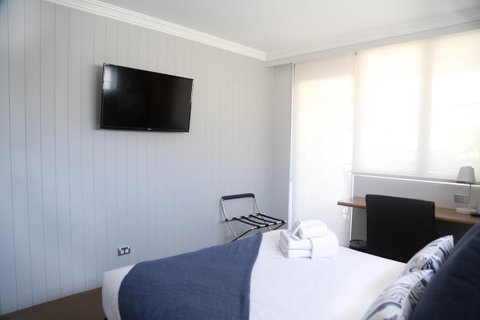 The Blenheim - Accommodation Redcliffe 1