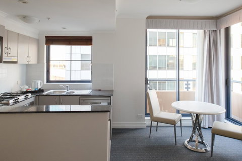 Seasons Harbour Plaza - Accommodation Redcliffe 2