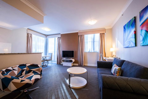 Seasons Harbour Plaza - Accommodation Redcliffe 29