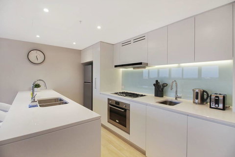 Brand New 3 Bedrooms Apt With Waterfront View - Accommodation Redcliffe 7