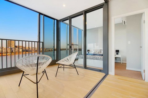 Brand New 3 Bedrooms Apt With Waterfront View - Accommodation Redcliffe 0