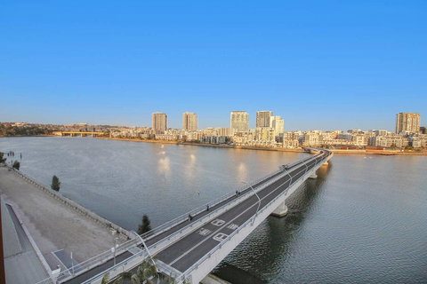 Brand New 3 Bedrooms Apt With Waterfront View - Accommodation Redcliffe 8