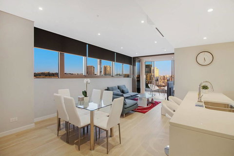 Brand New 3 Bedrooms Apt With Waterfront View - Accommodation Redcliffe 6
