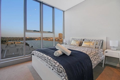 Brand New 3 Bedrooms Apt With Waterfront View - Accommodation Redcliffe 3