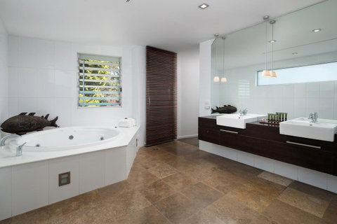 Bannisters By The Sea Mollymook - Accommodation Redcliffe 13