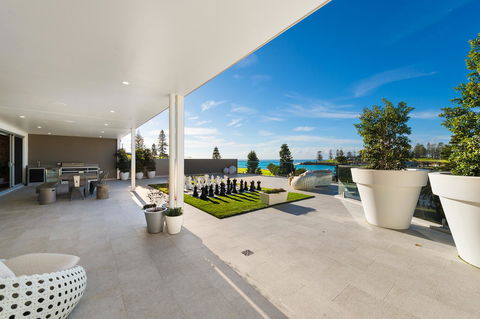 Belle Vue- Penthouse At Black Beach - Accommodation Redcliffe 2