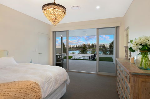 Belle Vue- Penthouse At Black Beach - Accommodation Redcliffe 11