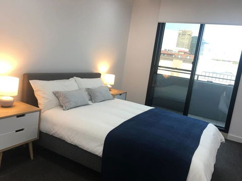 Specious Apartment With 2 Large Bedrooms - Accommodation Redcliffe 7