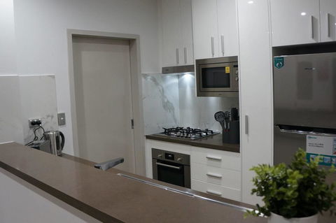 Specious Apartment With 2 Large Bedrooms - Accommodation Redcliffe 16