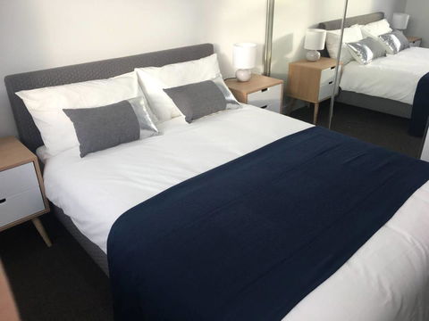 Specious Apartment With 2 Large Bedrooms - Accommodation Redcliffe 2