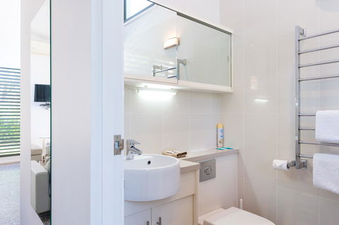 By The Beach B&B Self Contained Apartments - Accommodation Redcliffe 12