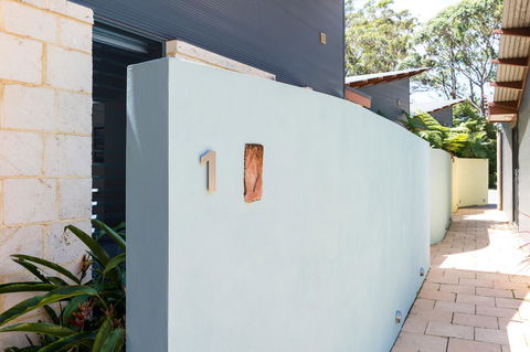By The Beach B&B Self Contained Apartments - Accommodation Redcliffe 5
