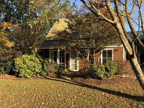 Arcadia - The Barn Cottage & Rosehill Cottage - Accommodation Redcliffe 2
