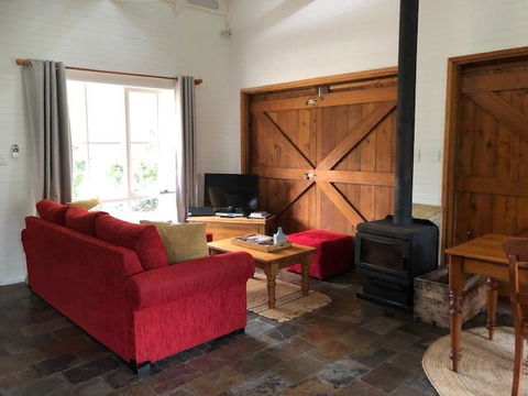 Arcadia - The Barn Cottage & Rosehill Cottage - Accommodation Redcliffe 10