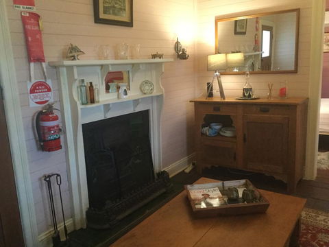 Arcadia - The Barn Cottage & Rosehill Cottage - Accommodation Redcliffe 22