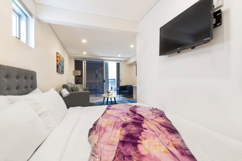 The Merchant Hotel - Accommodation Redcliffe 13
