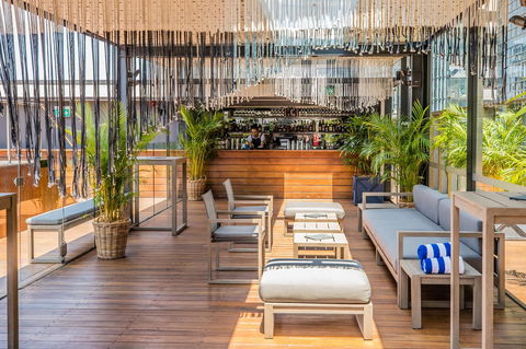 The Old Clare Hotel, Independent Collection By EVT - Accommodation Redcliffe 12