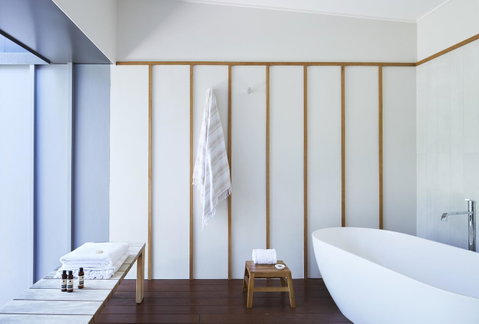 Elements Of Byron - Accommodation Redcliffe 7