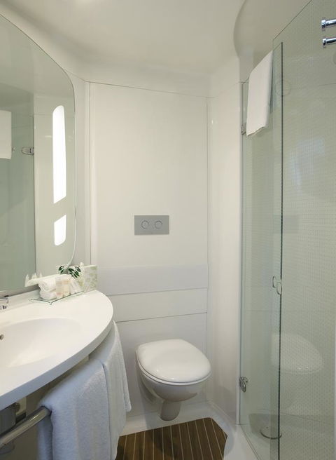 Ibis Sydney Airport - Accommodation Redcliffe 2